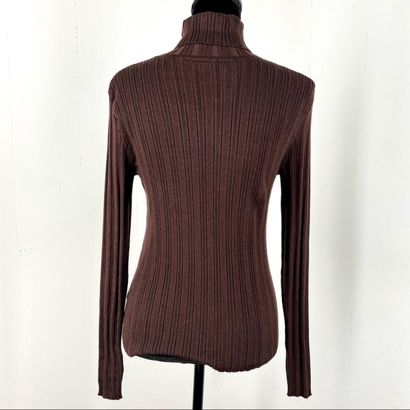 2/$20 Brown Turtleneck Size Medium - Picture 3 of 3